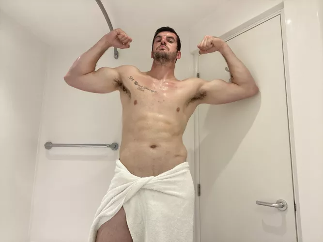 Would you want to tackle me? 7’ [m] [oc] by 5foot24