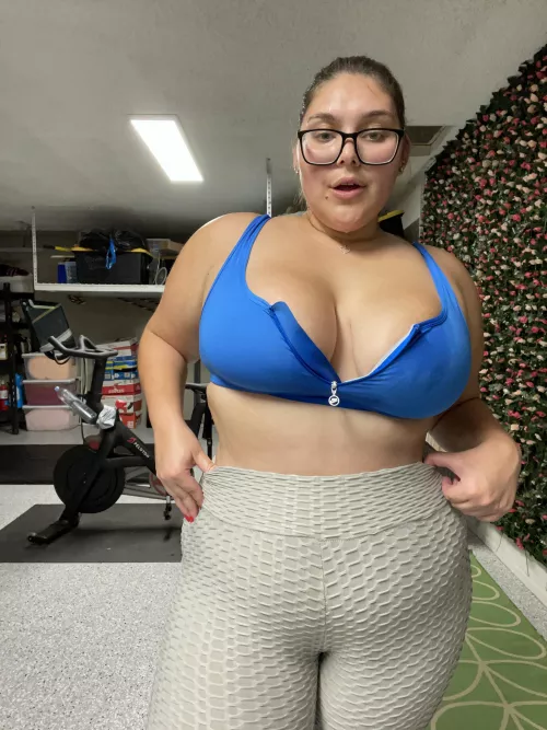 Would you workout with me? 😈 by Fit-Sid