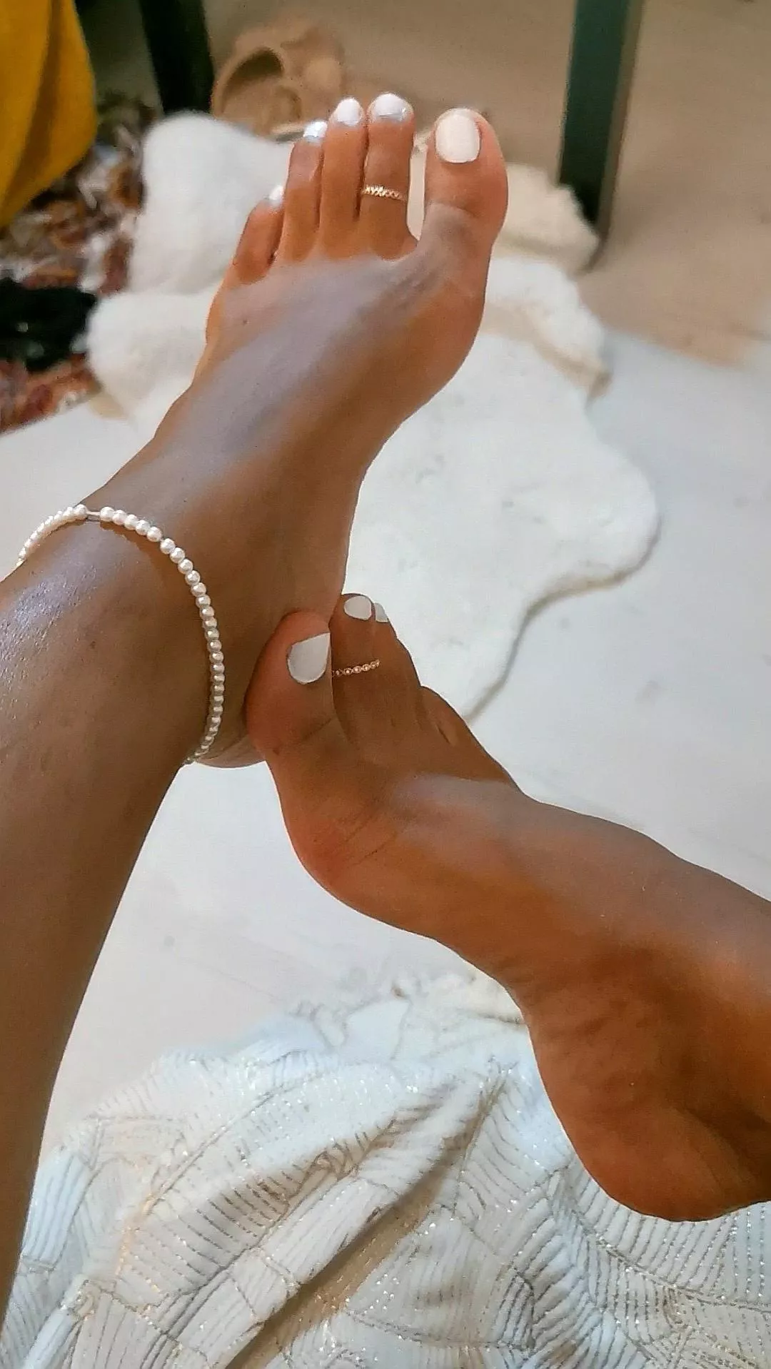 Would you worship and lick this preety toes? posted by Gabriellaiva