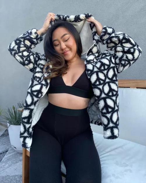 Wouldn’t u like to see it off 😉 by imdebbae