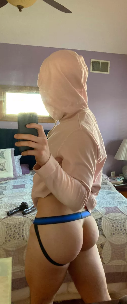 Wouldn’t wanna workout in anything else! by fittderek