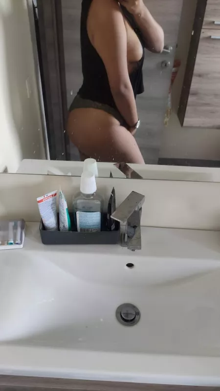 Wouldn't you just love for it to slip out by Mia_Armado