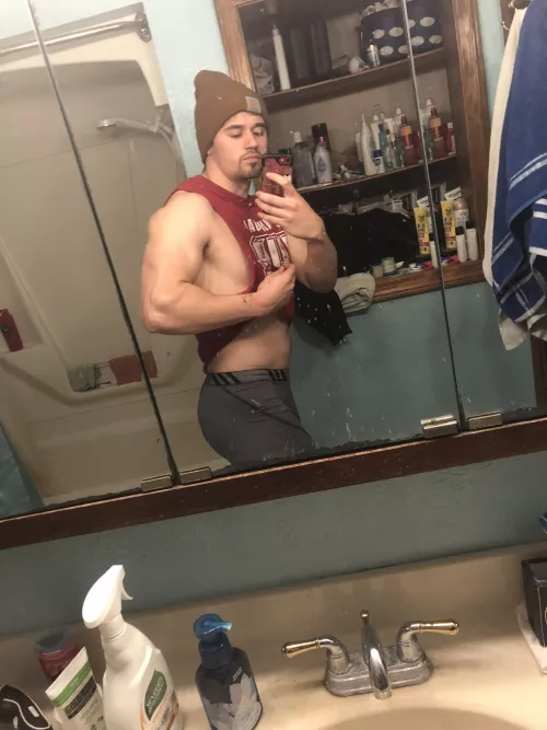 Would’ve gotten a home gym a lot sooner if I knew how great it is to lifting in my underwear. by Maleficent_Joke1647