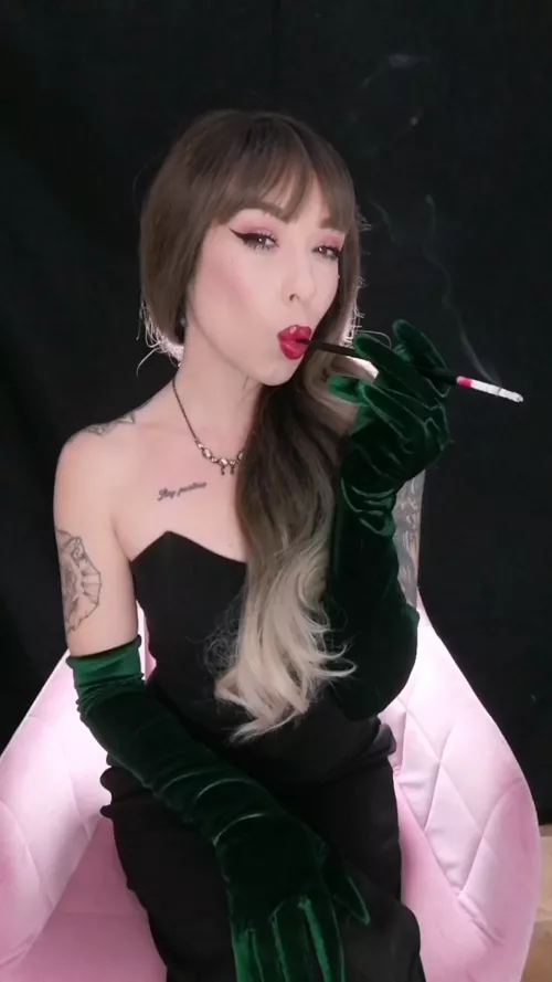 Wow, loving this new cigarette holder! by Kinkerbell2307