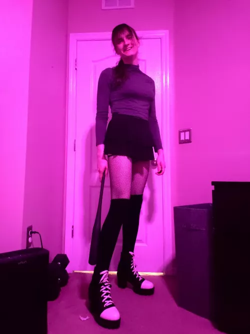 Wow, you're short. That's okay I like that 😉 by Altlove420