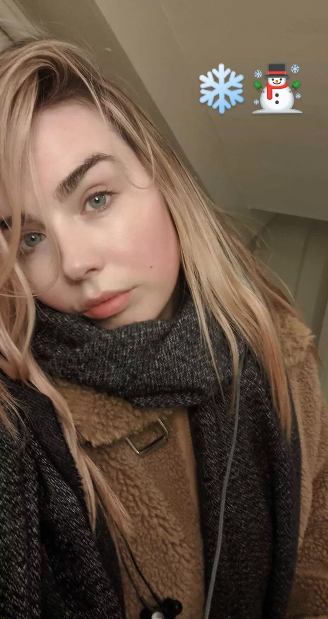 Wrapping Up Warm posted by alternativealt1