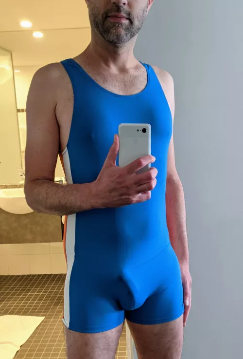 Wrestle me on the hotel bed by aelfin360