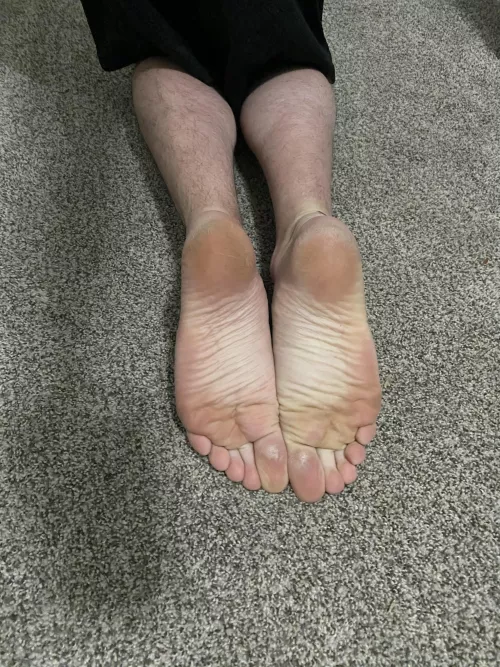 Wrinkly soles by Alone-Television1000