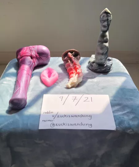 (WTS) [USA] 4 Toys Left by zuckiswatching
