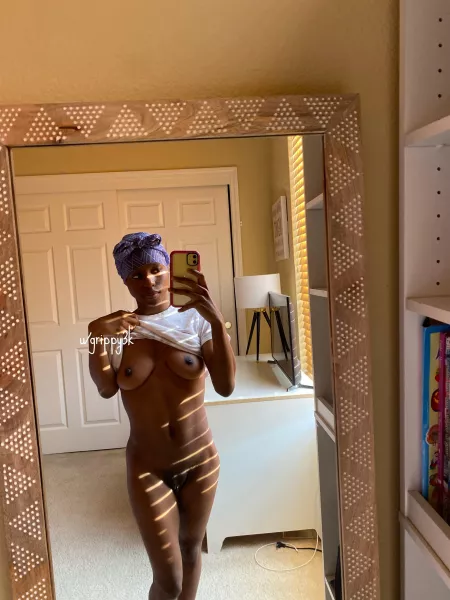 Wyd right now? Why don’t you come eat me out?😃 by grippy3k