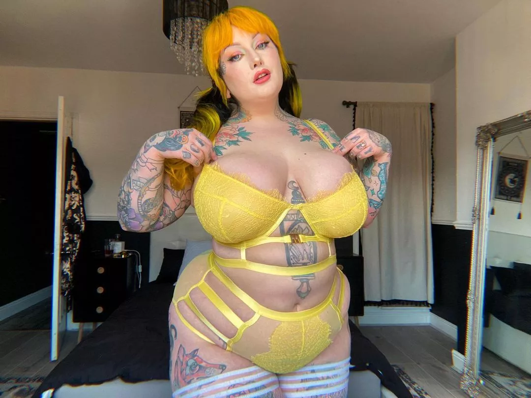 🌞Y E L L O W🌞 posted by guardianofsouls