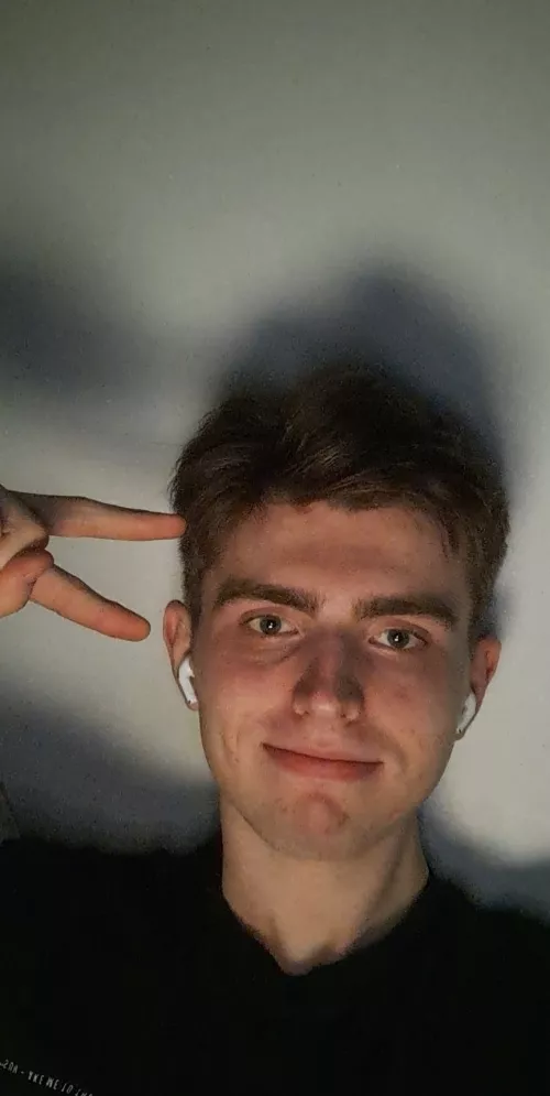 Ya boi just got into university! Have a nice day, bros! by viktor77727