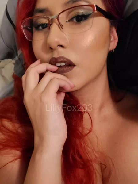 Ya girls playing with makeup again ❤ by LillyFox203