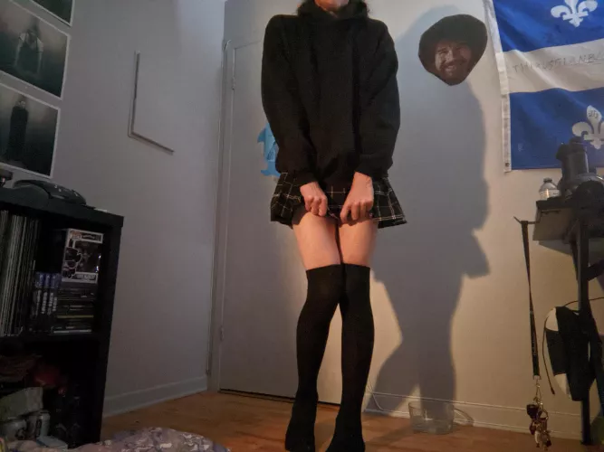 Y'all keep calling me cutee and making me blushh by Guwusse