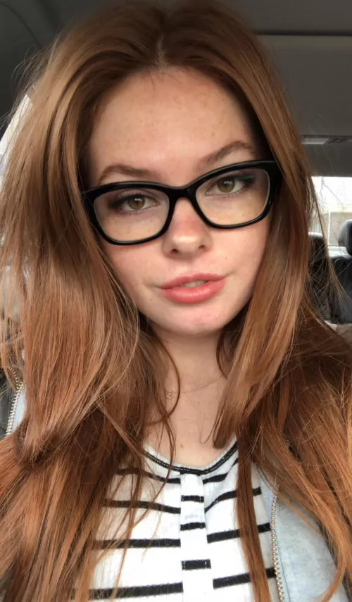 Y’all like redheads here? 😘 by redwinefae