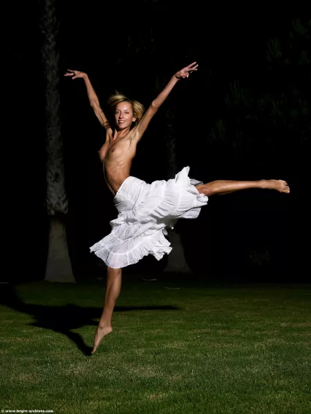 Yanna - fun at night by b9999998