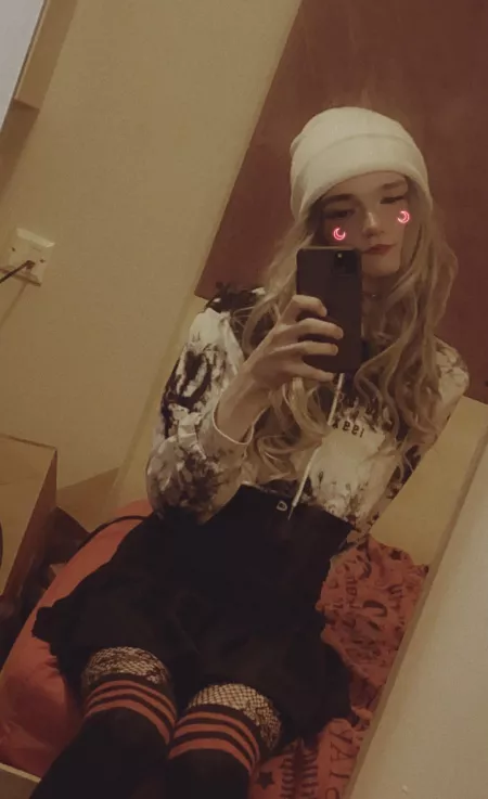 Yay I hit 1k on insta and am nearly on 500 here ❤️ ty guys ☺️ by blackpebbles15