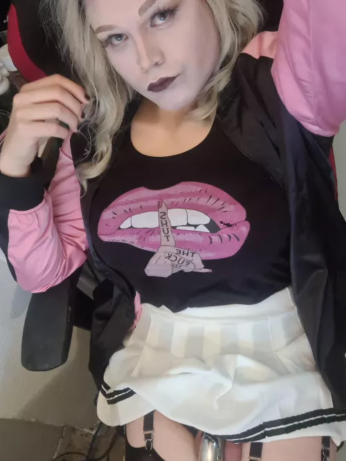 Yeah im still wearing it, now show me yours by JadieNL