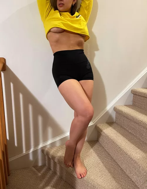 Yellow crop. by lexxylamour