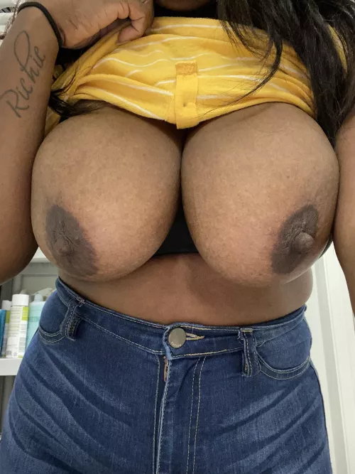 Yellow looks good on my skin by DeeDubBaybee