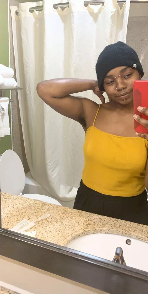 Yellow mellow (nsfw) by Shandravia