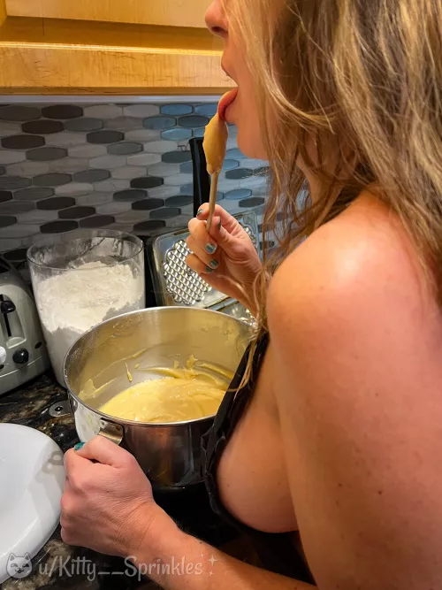 Yes. I’m cute and I cook. Pizzella’s anyone?! (=^•^=) [f] by Kitty__Sprinkles