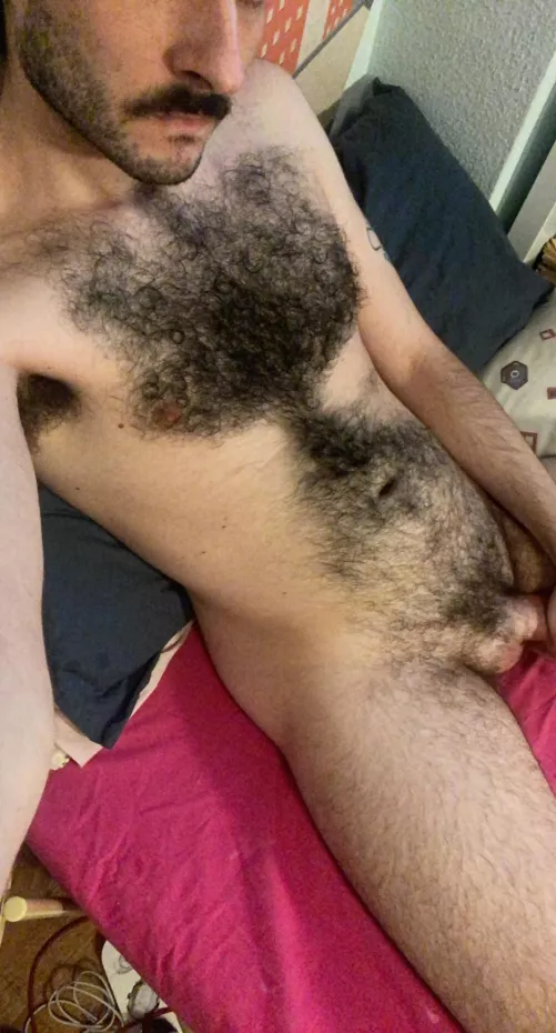 Yes, it is fluffy by feedjaime