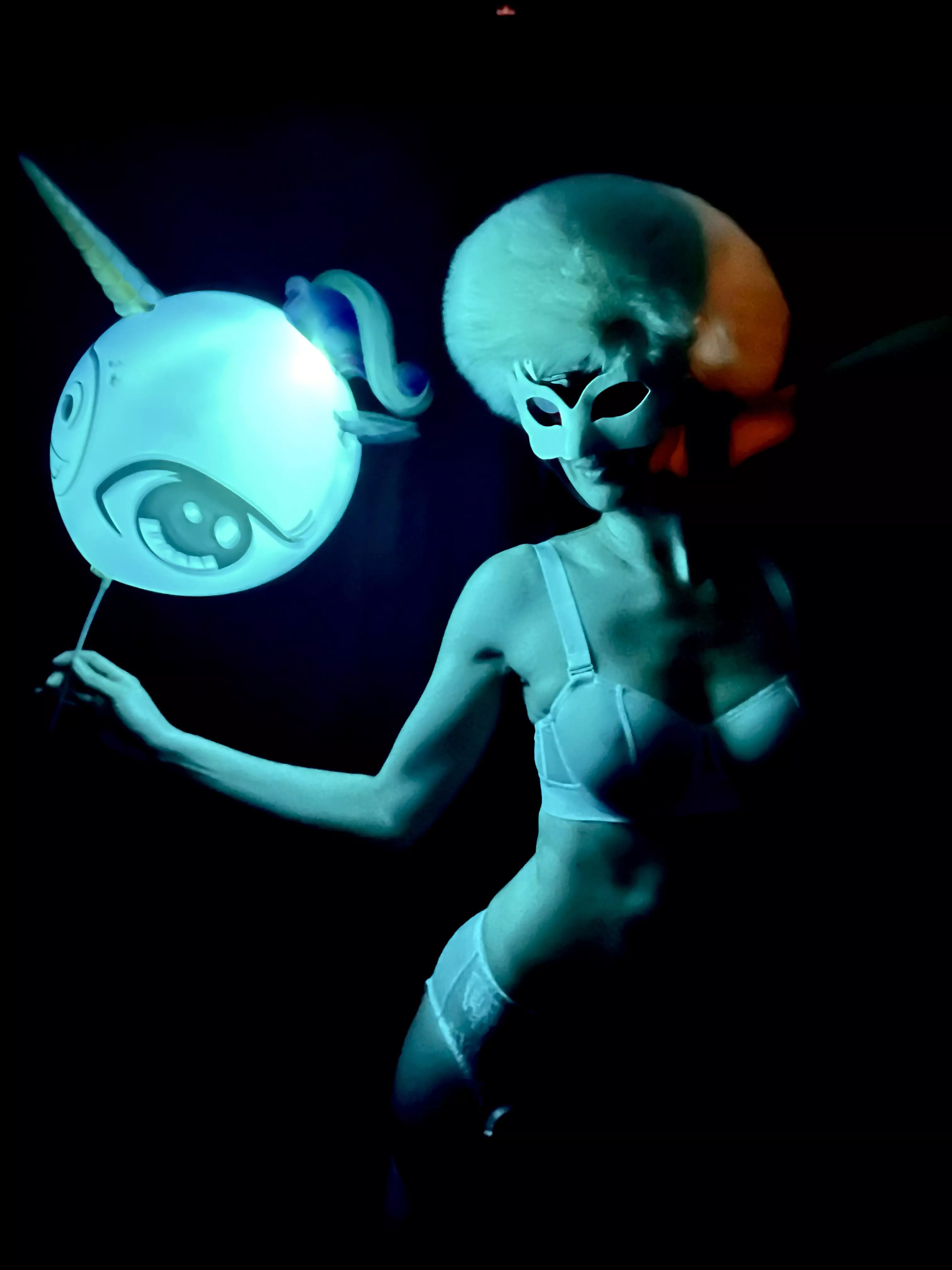 Yes, it’s a little weird. But it’s pretty damn elegant still. posted by lustreglow