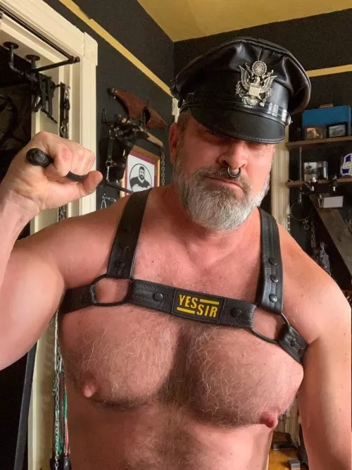 yes sir (x-post r/LeatherDaddies) by peludoporfavor