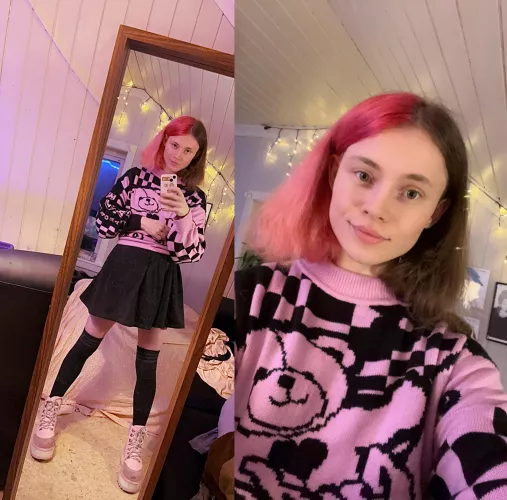 Yes there is a karambit knife on my couch🙃 by suselida