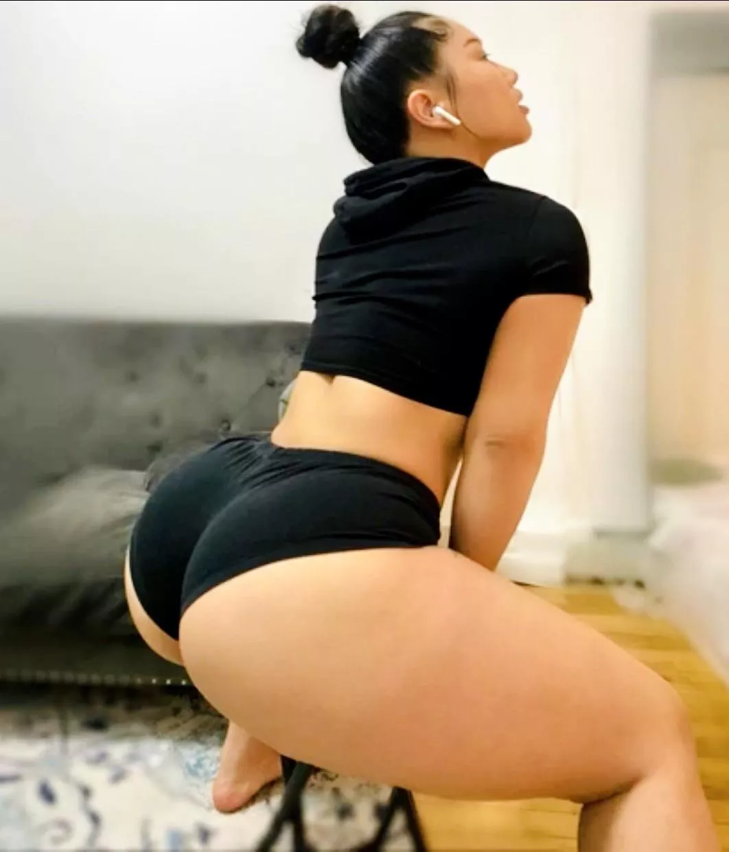 YeS 🍑 posted by CreamySloppyTHICK