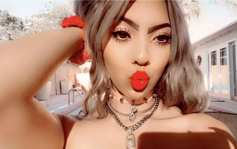 yess, i’m wearing nothing🍜 by urfavbunnygal