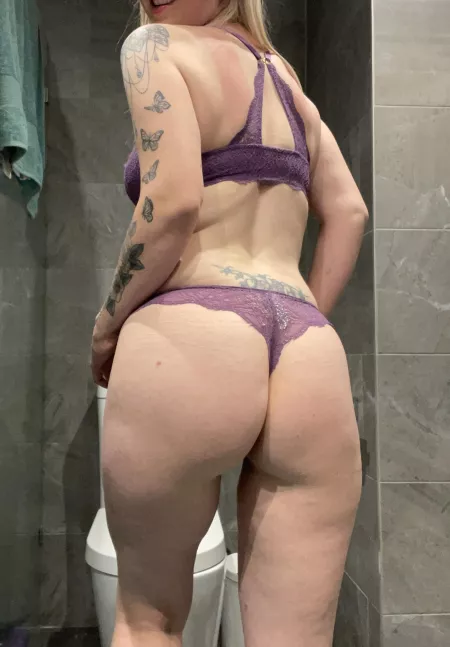 Yesterday was a nice day, so I spent my 4 hours out of the house getting sun burnt by mumbehaving