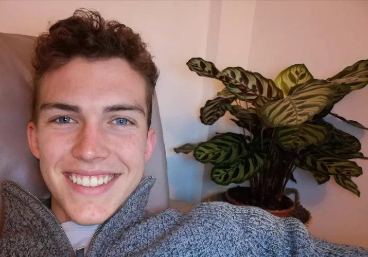 yo check out my new plant by obedientelf