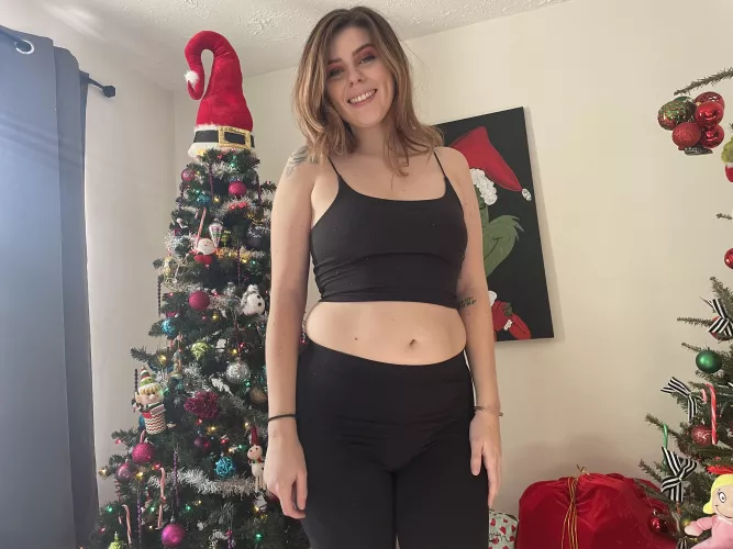 Yoga pants can look so innocent by zoeyXwilde