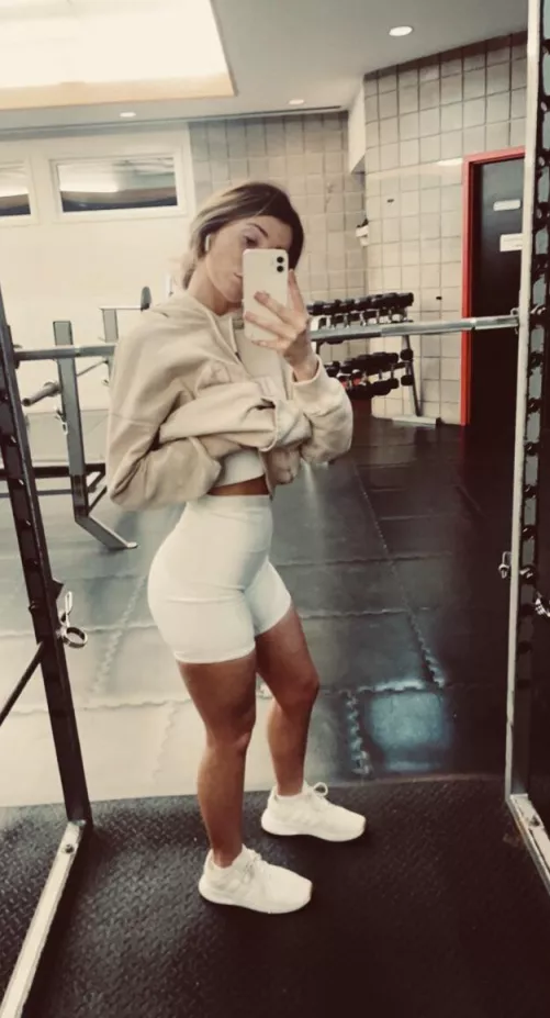 Yoga shorts ❤️ by mkwlol2019