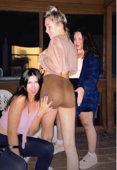 Yoga shorts by fedevalverdee