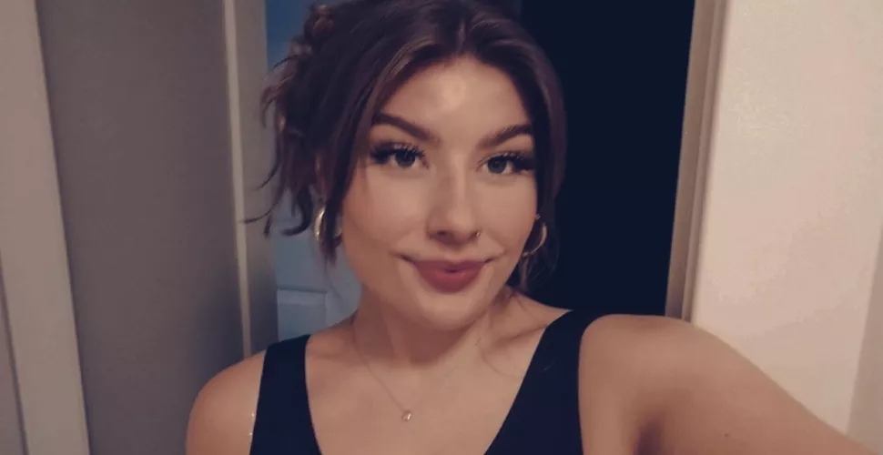 You are all so cute and freaking beautiful aaaand I just wanted to let you all know!!! + here is me! 🙈 by Busy_Drop_82