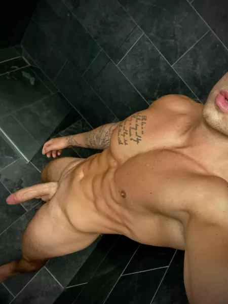 You are in the shower with me - Wyd? 😈🤷🏽‍♂️🚿 by Michu420_OnOF