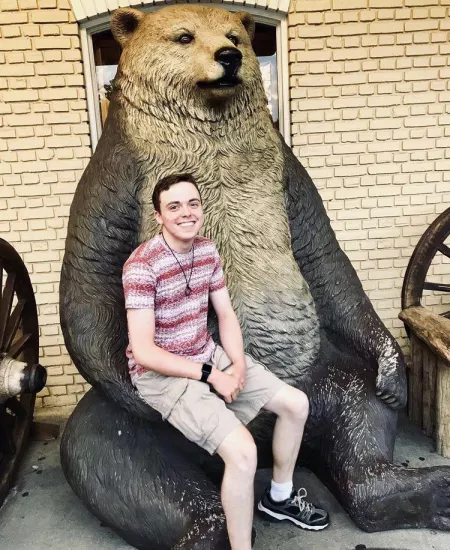 You bet I’m into bears 🐻 by cartoonmelons