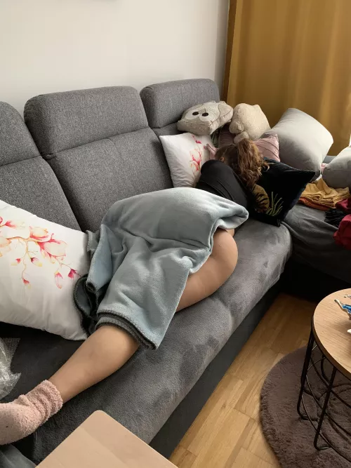 You came home and found me like this, wyd? 🤭 by sweetyleonie