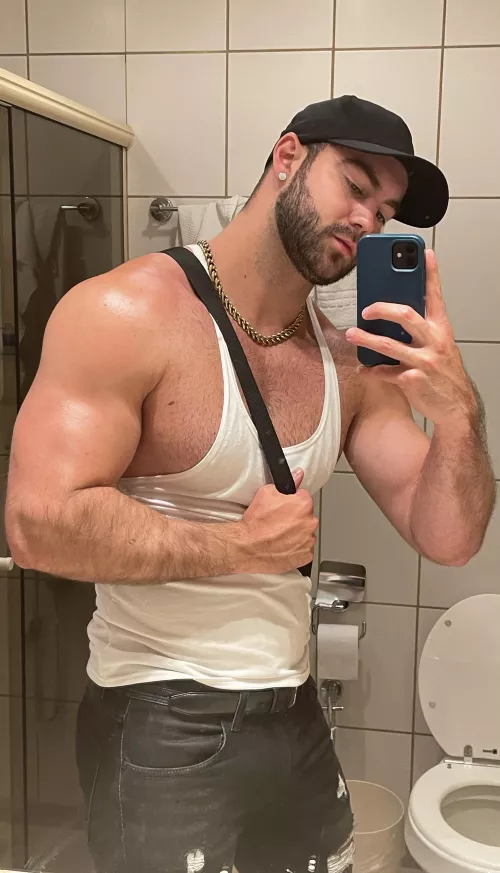 You can still rock tank tops in California in February by cassetteRecorder