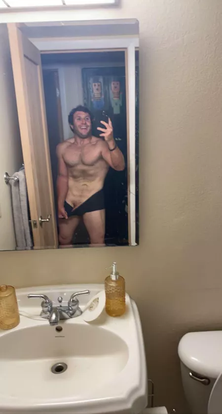 You could say I’m happy about the way I look. 😄 by Many-Battle-9852