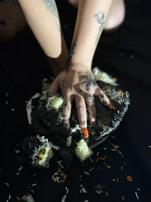 You could stare at this pic, but if you sub you’ll see the rest 🥵 by turtlelust