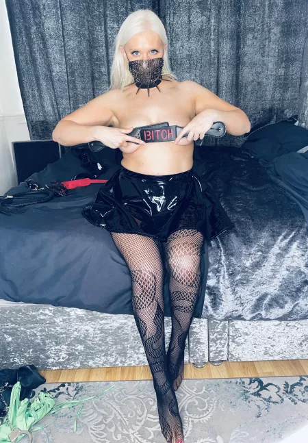 You dare stare at my titties and you’ll receive double spanks for your behaviour by sparkly-and-savage