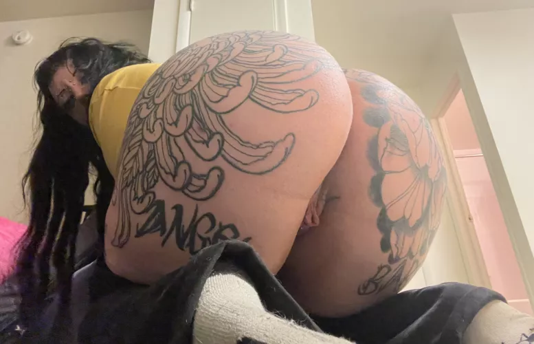 You don't mind if I get naked right? by trasshkitten