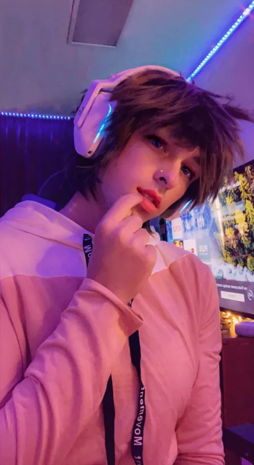 You got me staring at you like this 😏👀 by Casey__XD