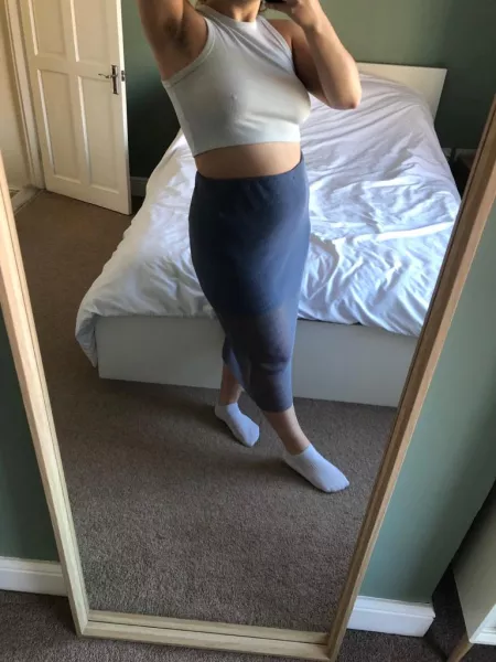 you have a date with a girl from tinder. when you see her, she's wearing this outfit and you get a peek at her hairy armpits. what do you do? by ionanextdoor