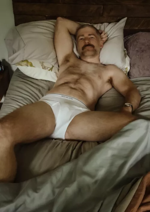 you just going to stare? by hoitbs