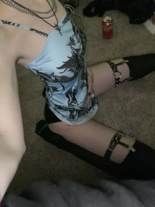 You know I’m fun if I dress like this🖤 by ERASEDWeeaboo